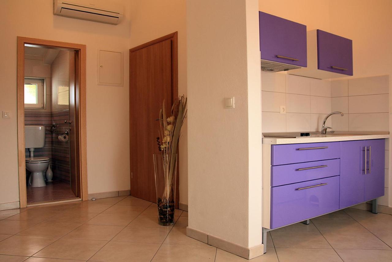 Apartments And Rooms By The Sea Tucepi, Makarska - 6058 Exterior photo