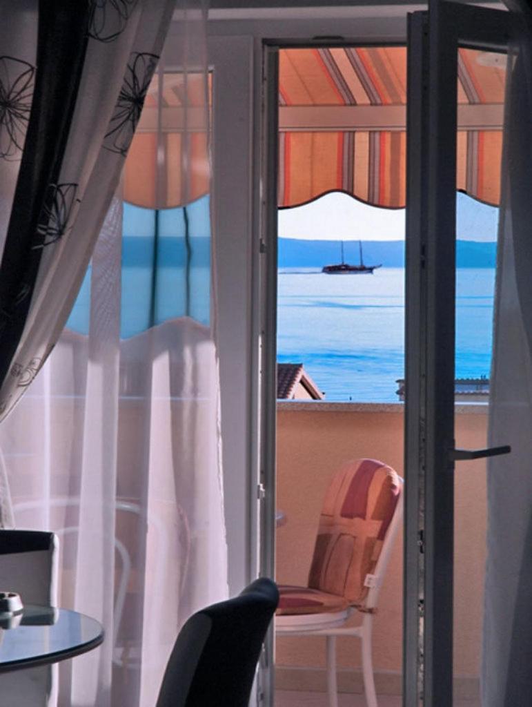 Apartments And Rooms By The Sea Tucepi, Makarska - 6058 Exterior photo