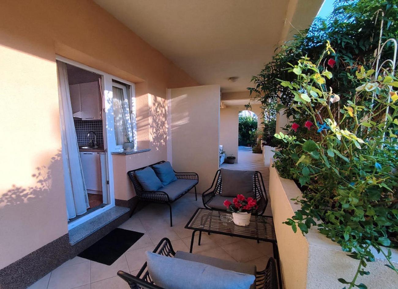 Apartments And Rooms By The Sea Tucepi, Makarska - 6058 Exterior photo