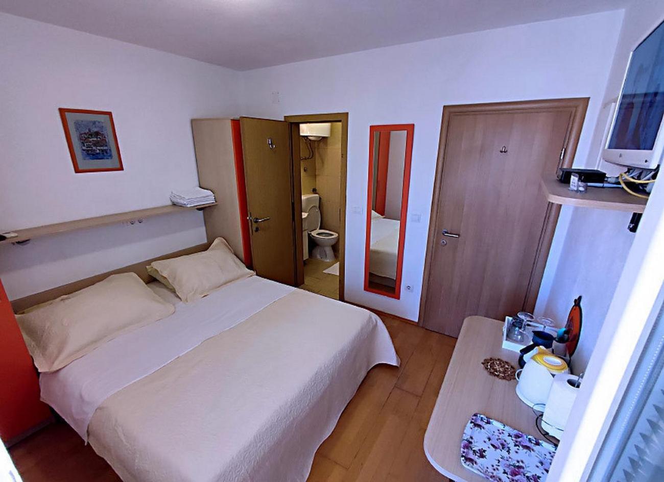Apartments And Rooms By The Sea Tucepi, Makarska - 6058 Room photo